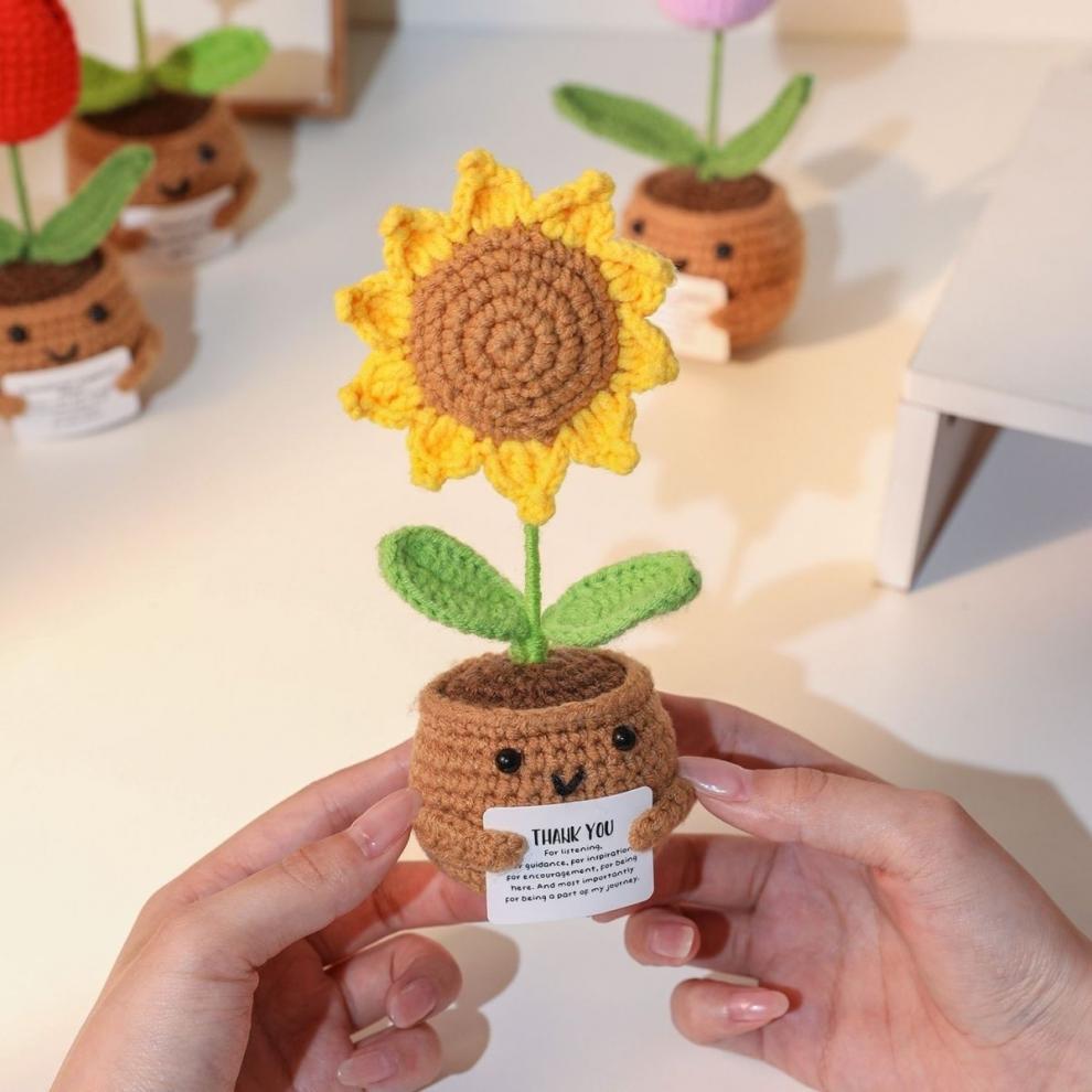🌱Handgefertigte, gehäkelte Pflanze als emotionaler Begleiter im Top