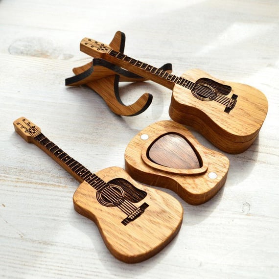 🎁Akustikgitarren-Plektrumbox aus Holz🎸