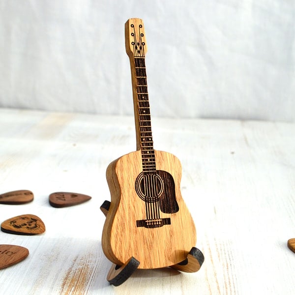 🎁Akustikgitarren-Plektrumbox aus Holz🎸