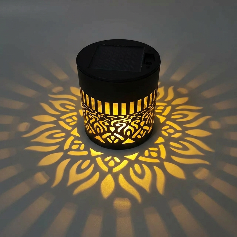 ☀️ Solarbetriebene Mandala-Lampe für Garten und Terrasse – 2-in-1-Steh- und Wandleuchte – Dekorative Beleuchtung im Vintage-Look – Rostfrei und langlebig